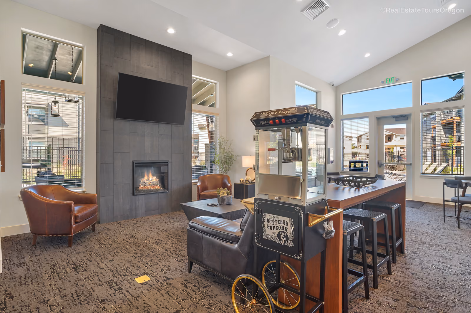 Community seating area at The Jory Apartments in Salem, Oregon