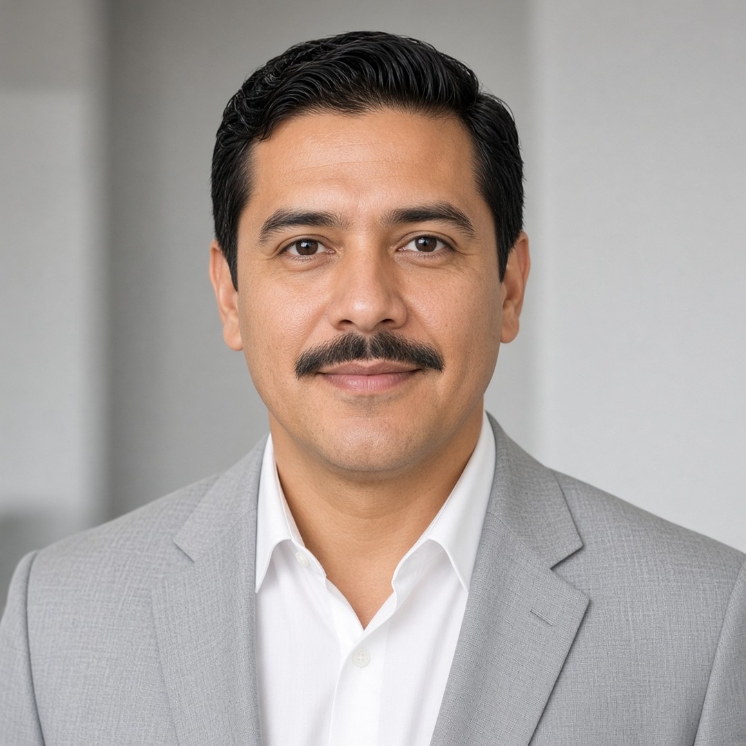 Portrait of Leo Martins