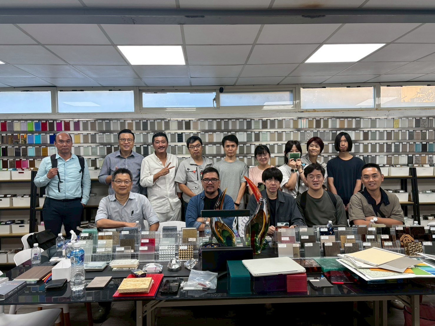 陳文彥建築師與安格士科技交流合影