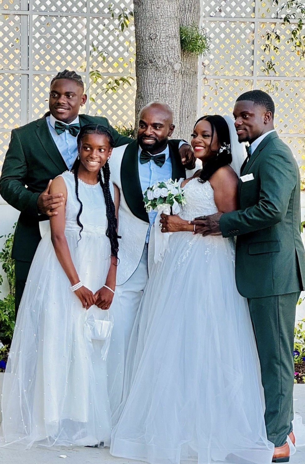 Family wedding photo