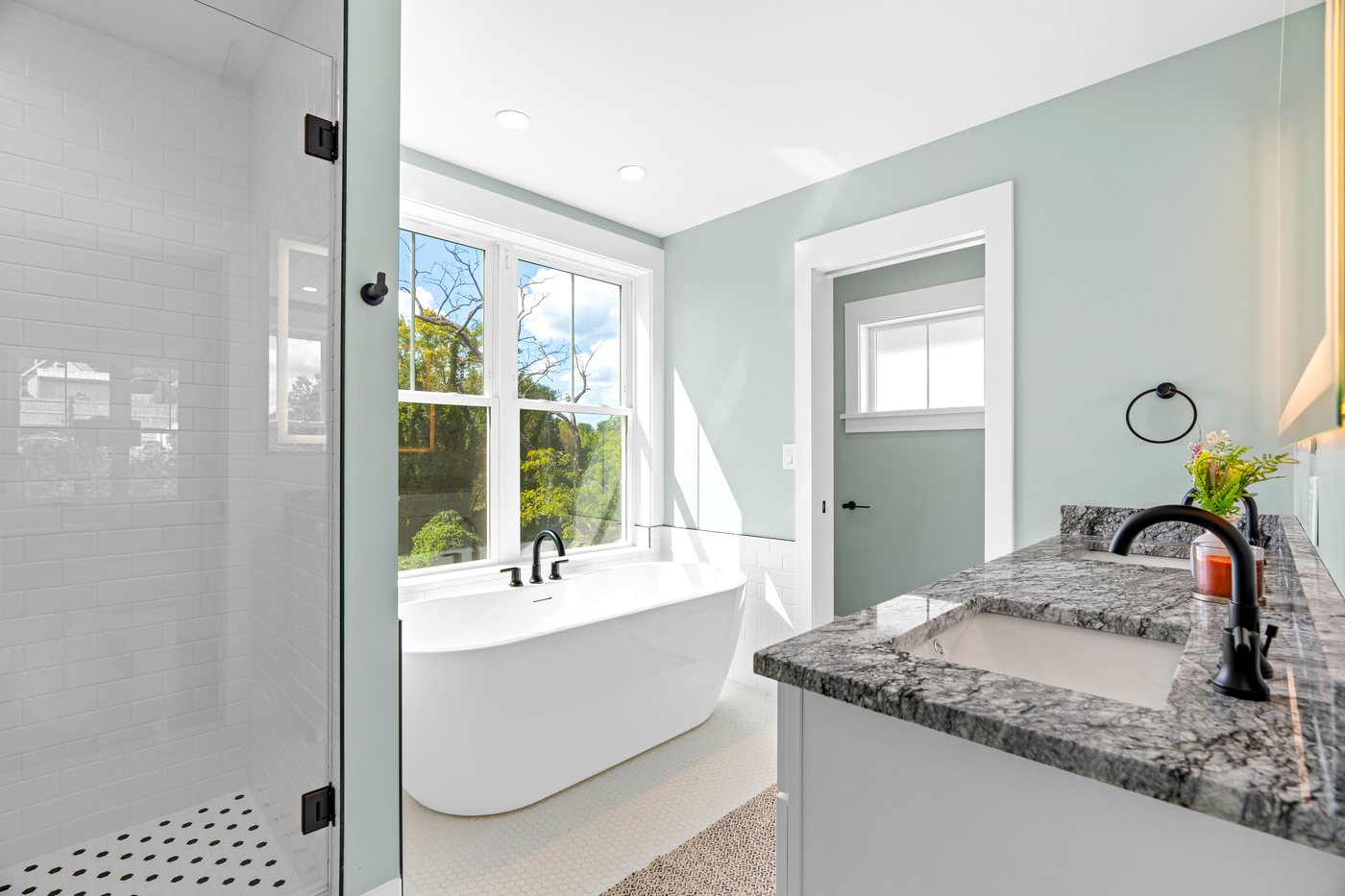 Primary bath with freestanding tub