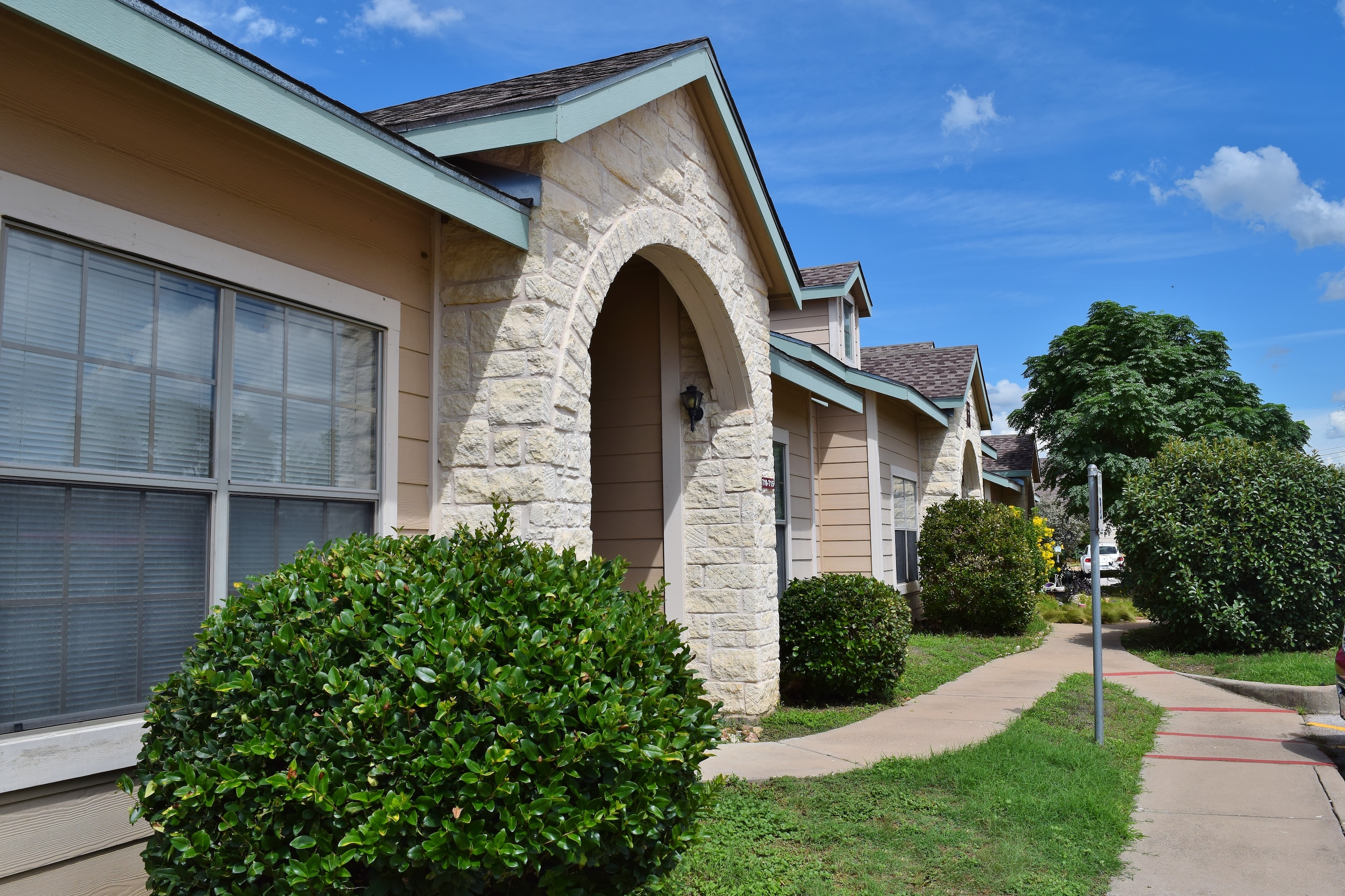  Comfortable Apartment Homes Designed for Active Adults