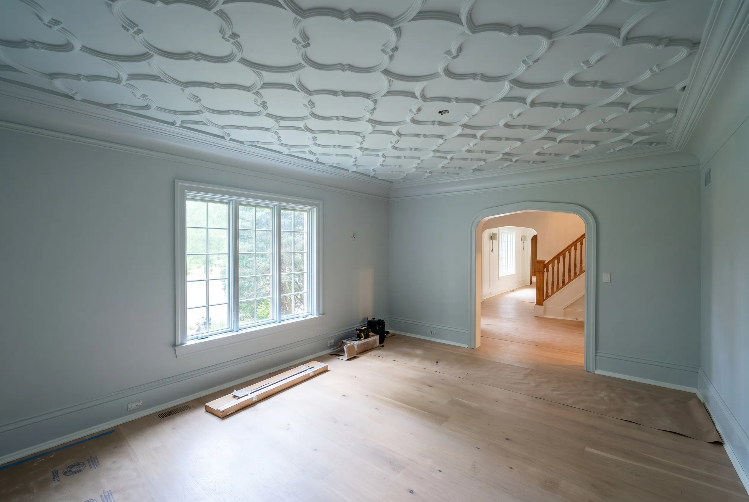 Hand-troweled decorative plaster ceiling
