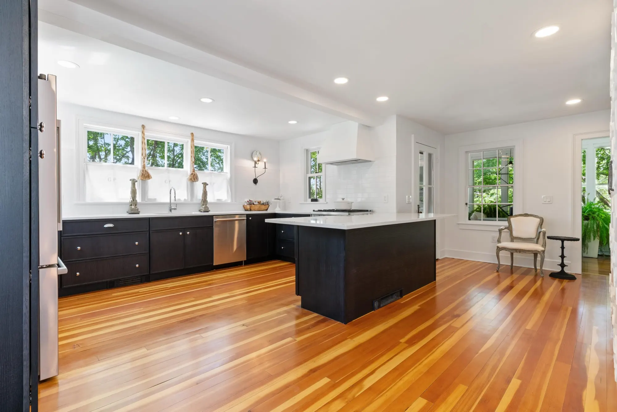 The Black and Pine Kitchen