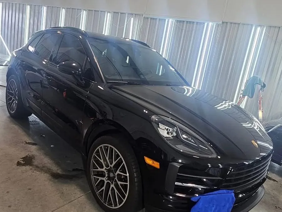 Porsche Macan with ceramic window tint