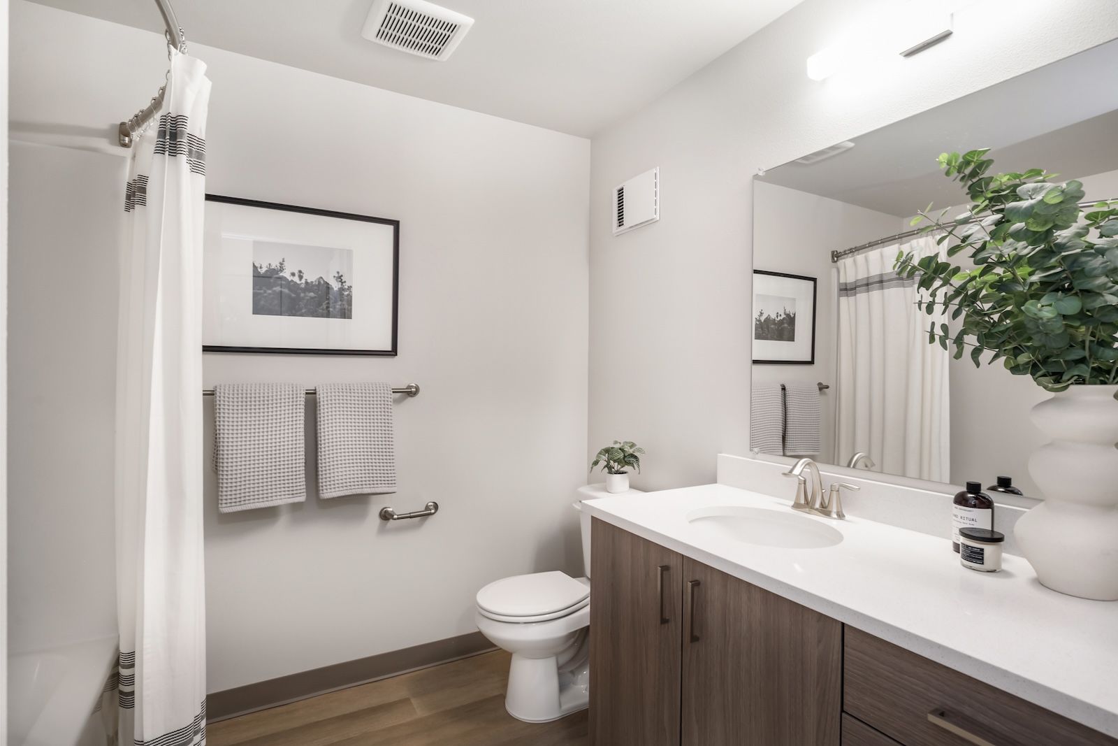 2x2 Bathroom
