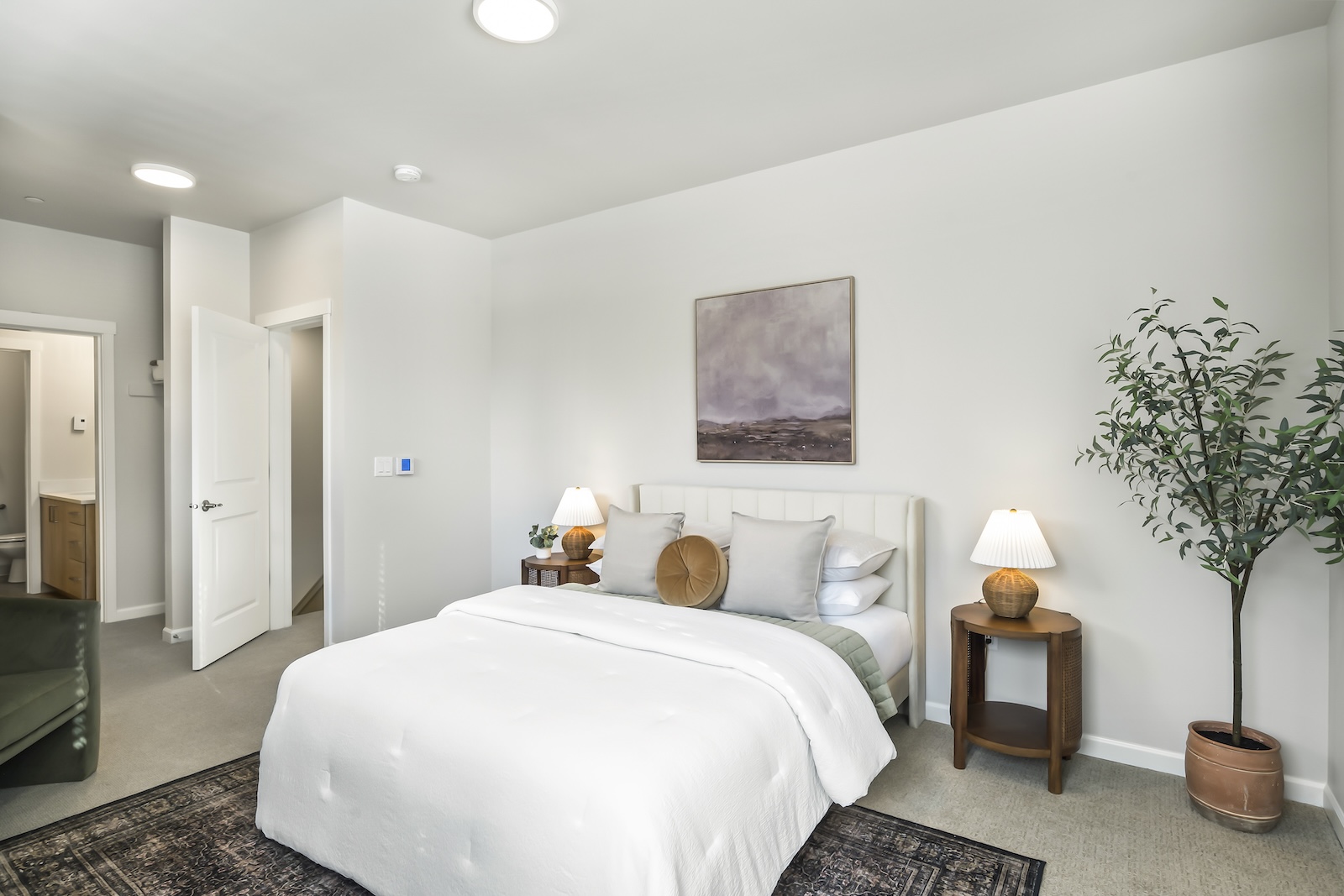2x2.5 Bedroom
