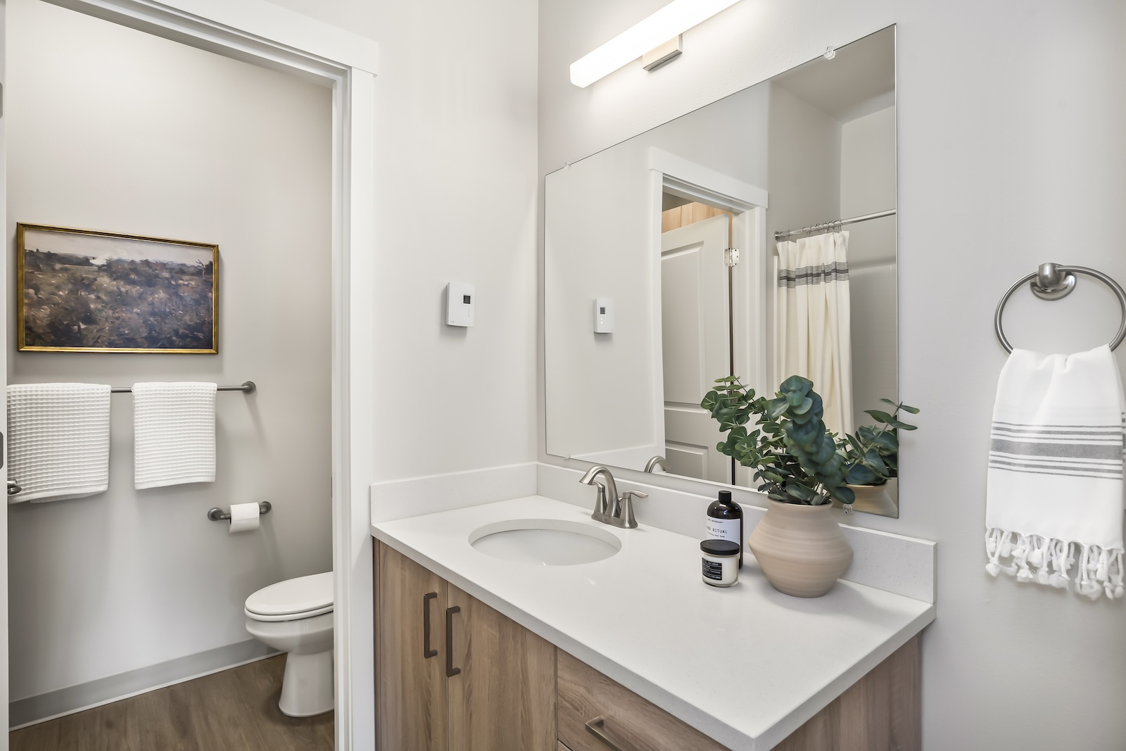 2x2.5 Bathroom