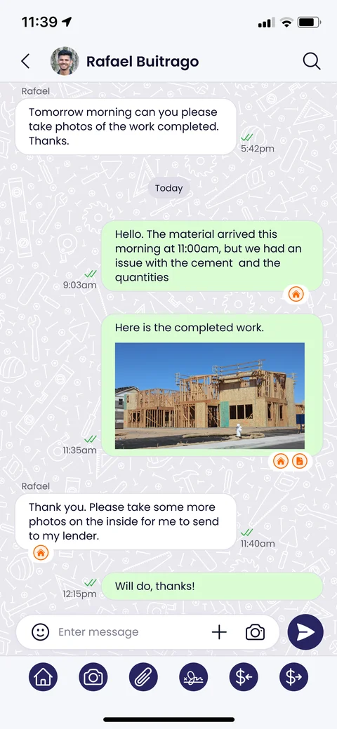 Illustrative Kunstrux App chat design with sample messages, a job photo, and controls for photos, attachments, signatures, and money.