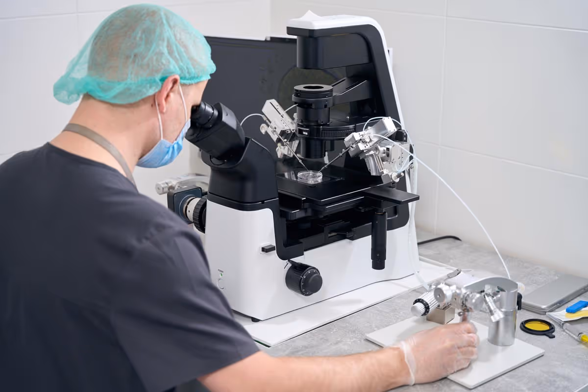 An RCA embryology professional working in the laboratory