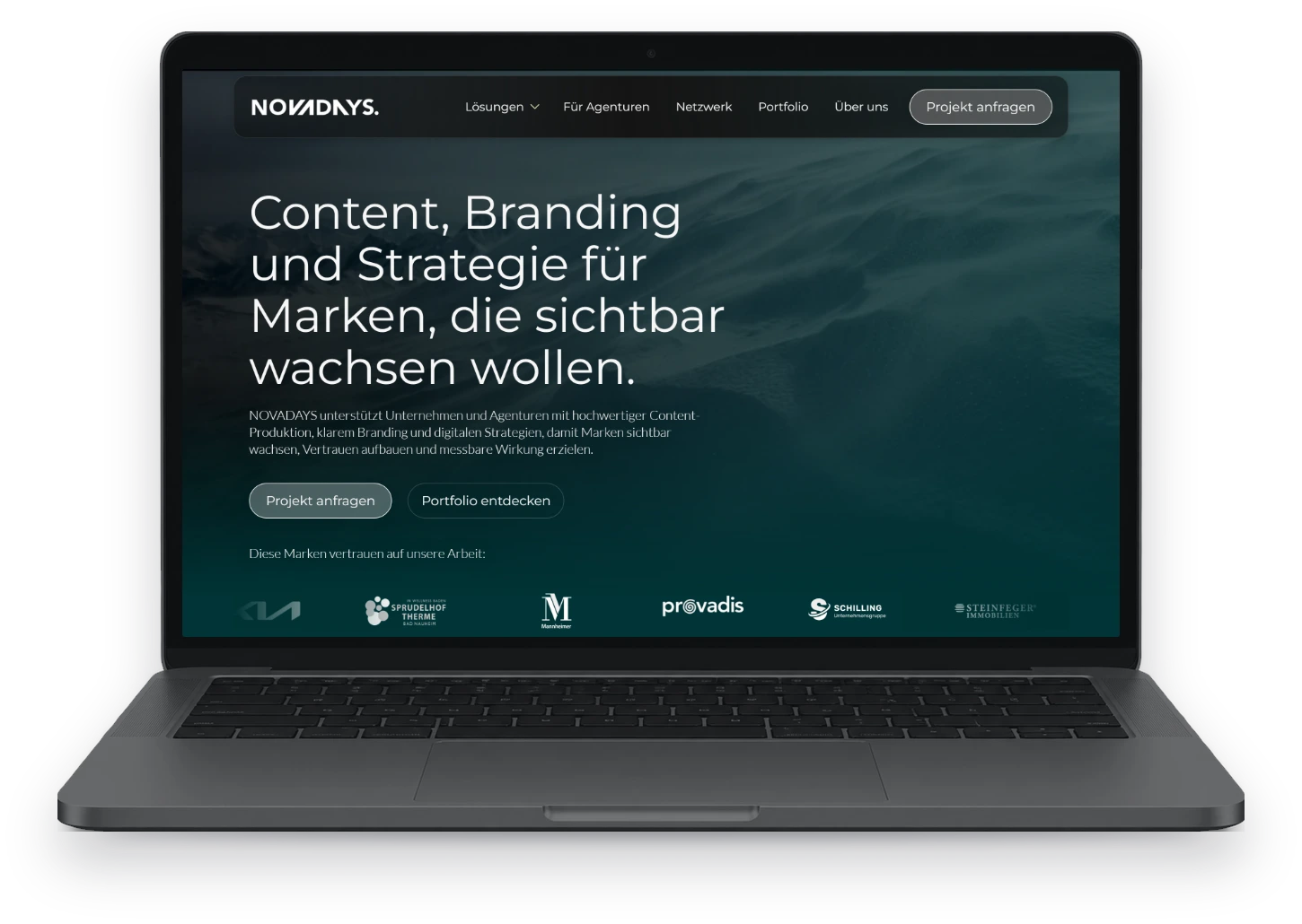 Website von Novadays auf dem Laptop