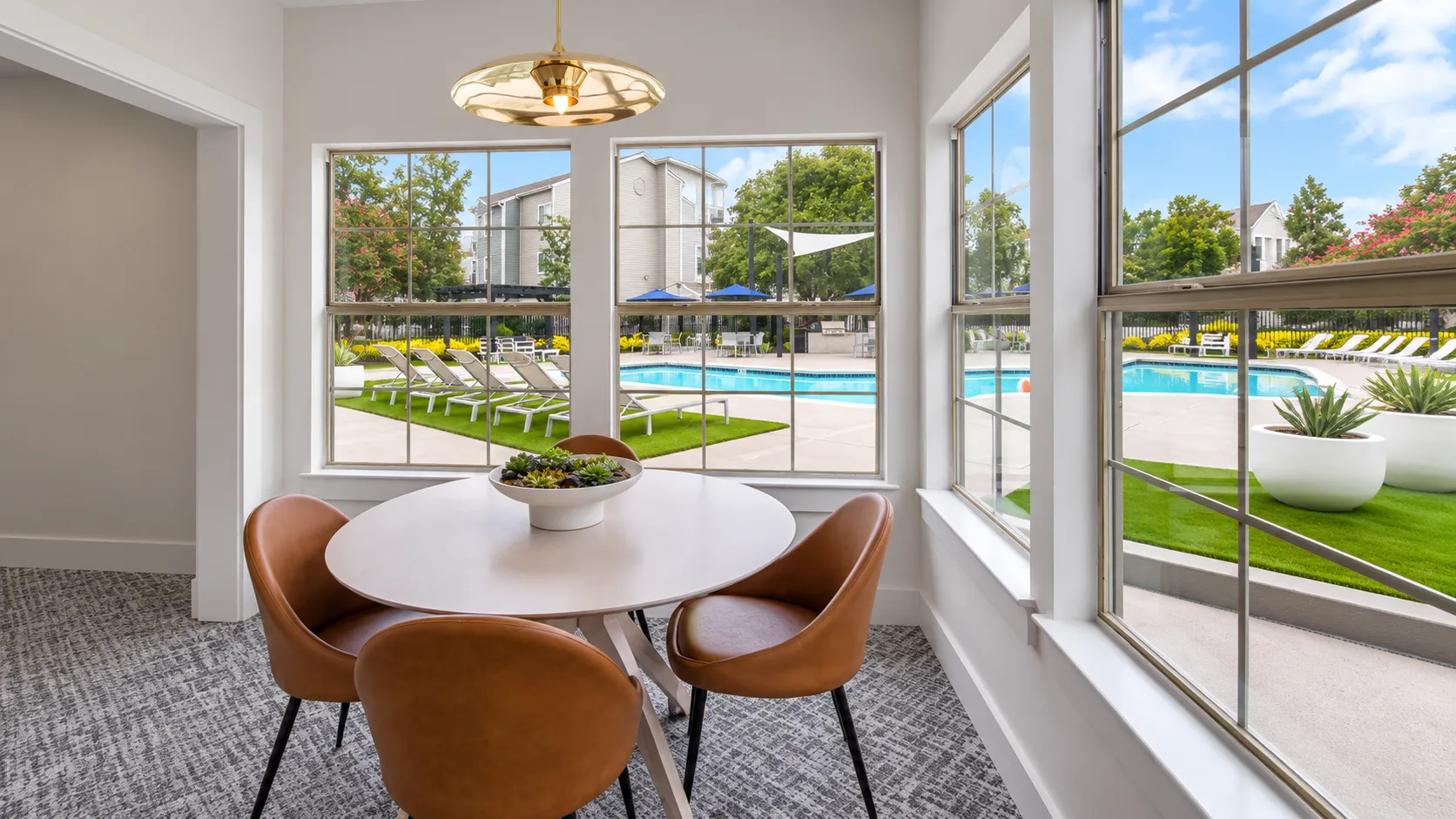 Call Maison Burbank Home