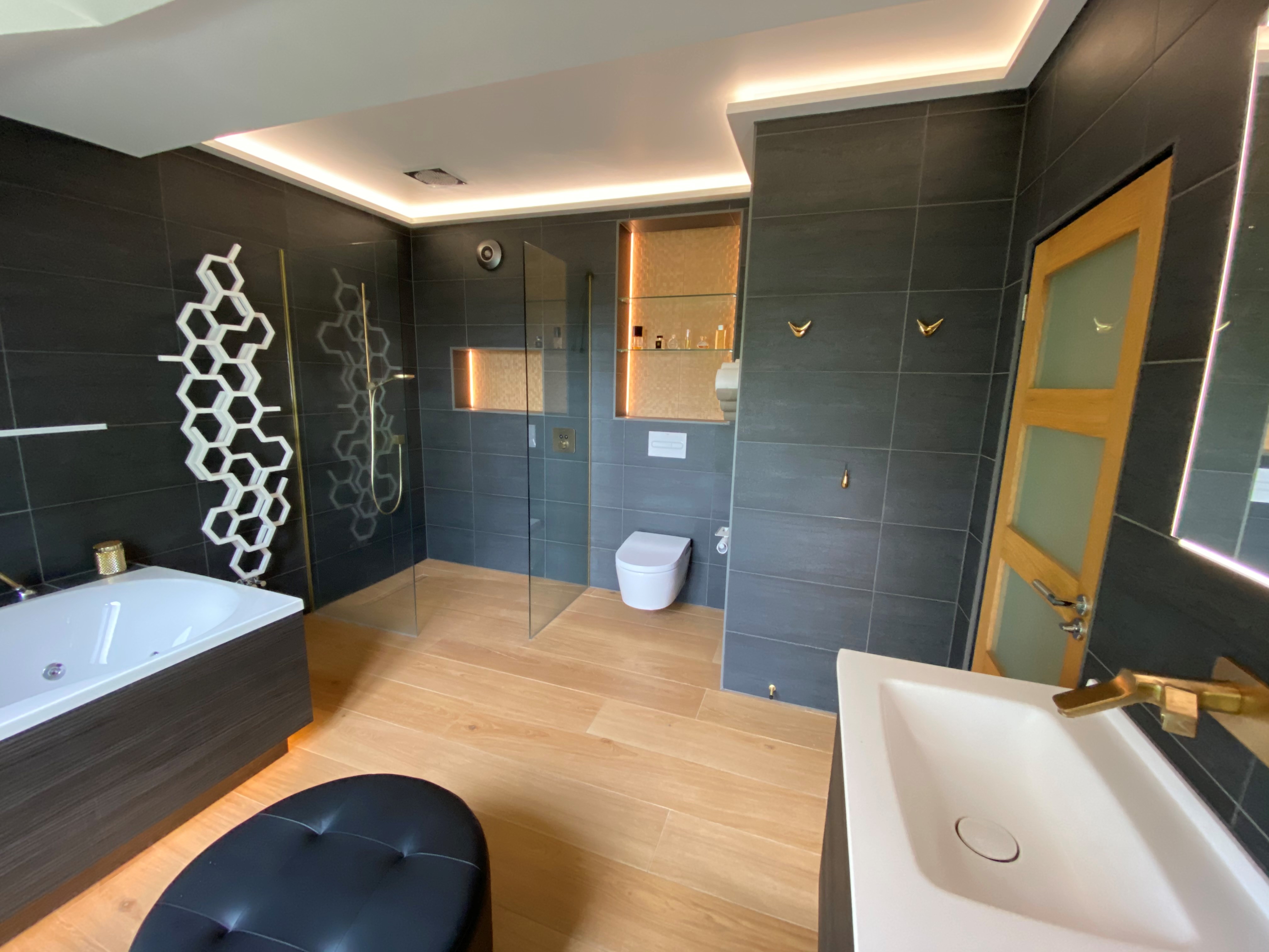 Moss Court finished bathroom in Sanderstead