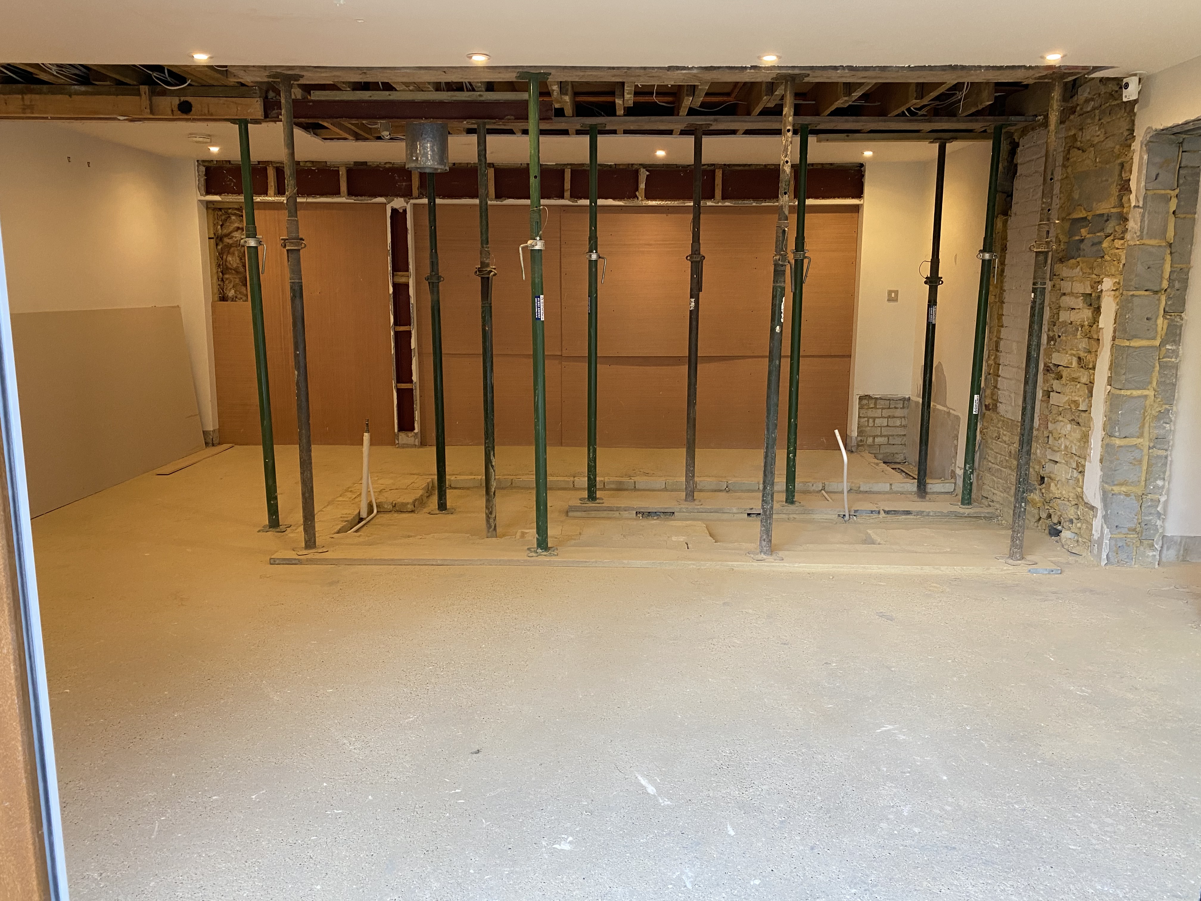 Early structural propping and opening works at Surrey Peaks