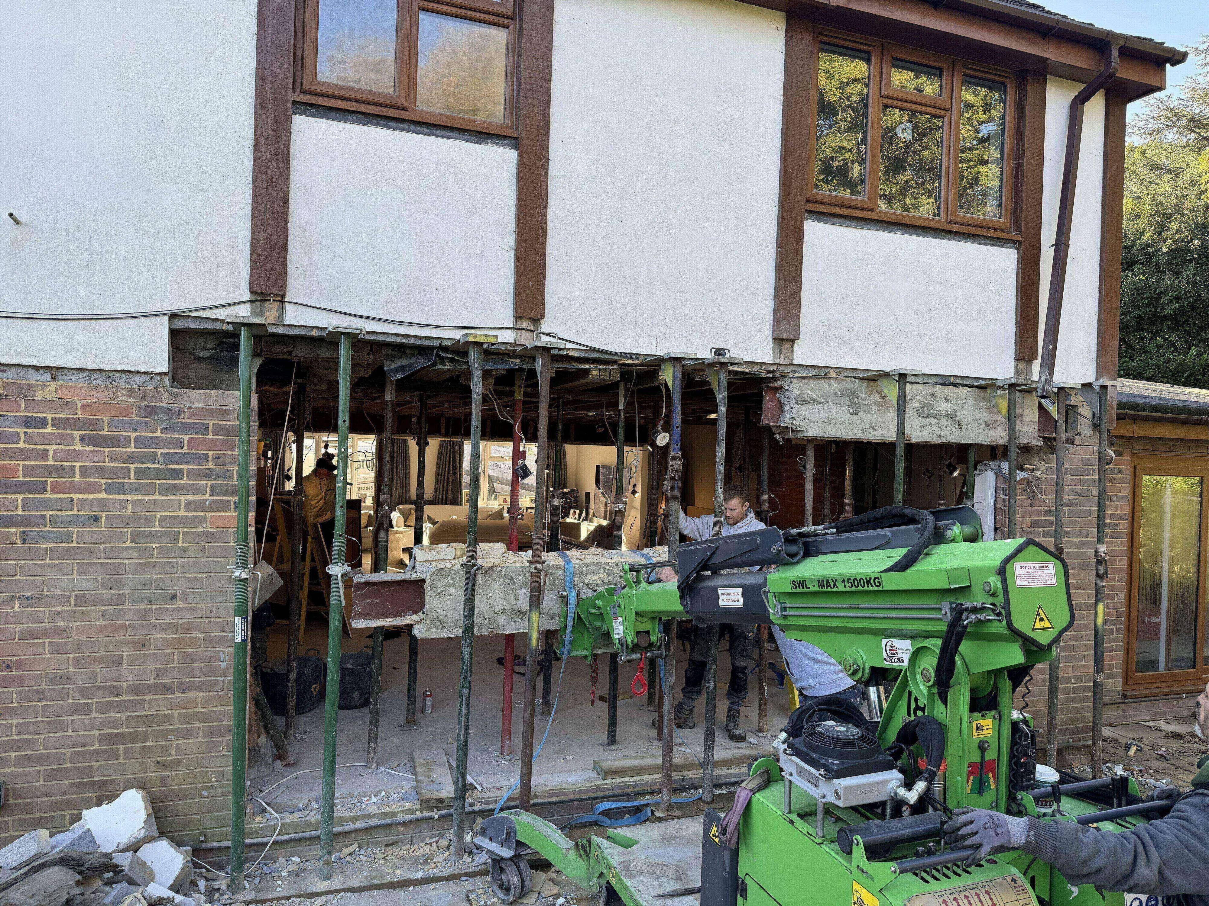 External structural opening and propping during the Surrey Peaks refurbishment