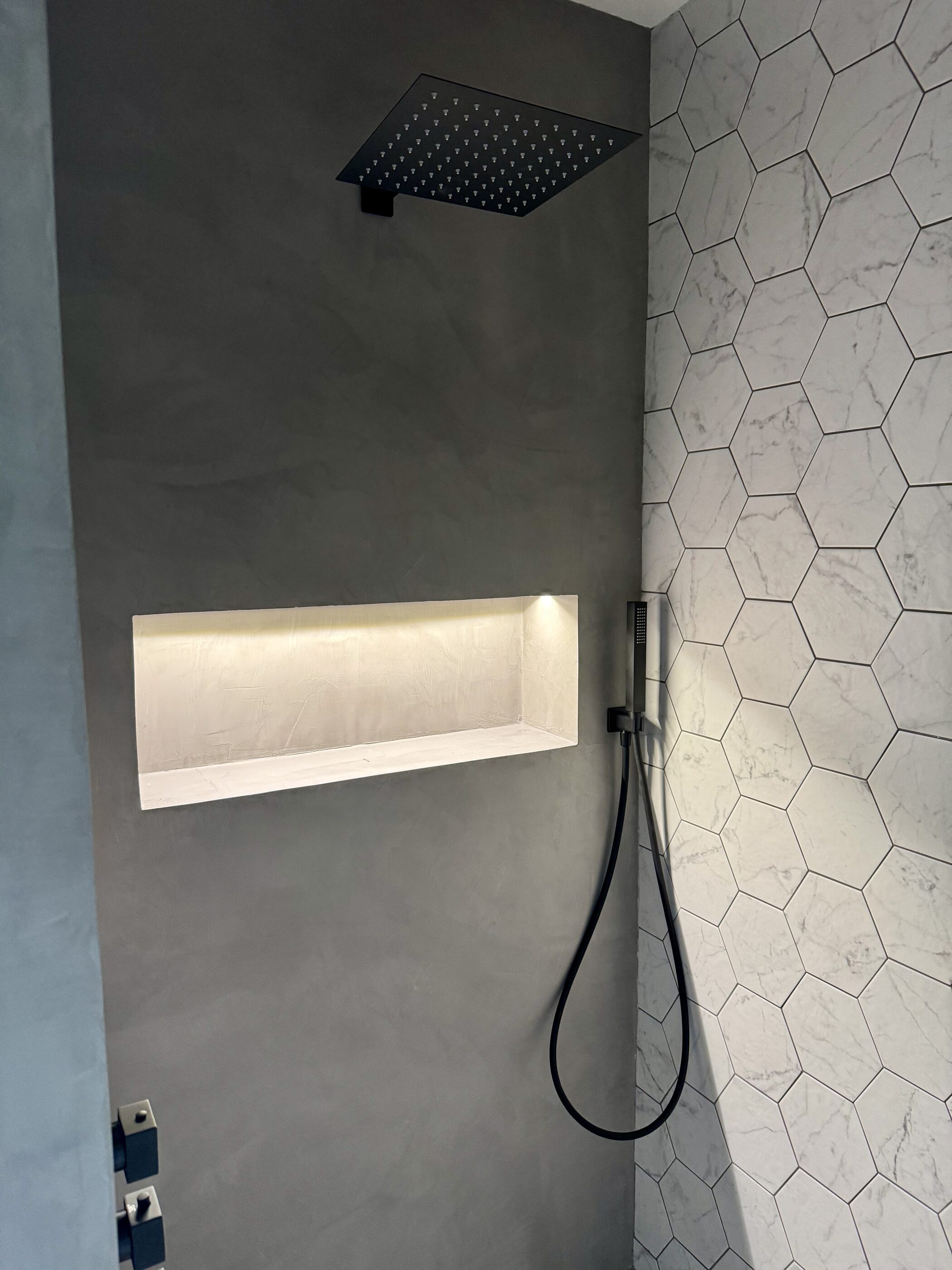 Thornhill shower niche and concealed shower fittings