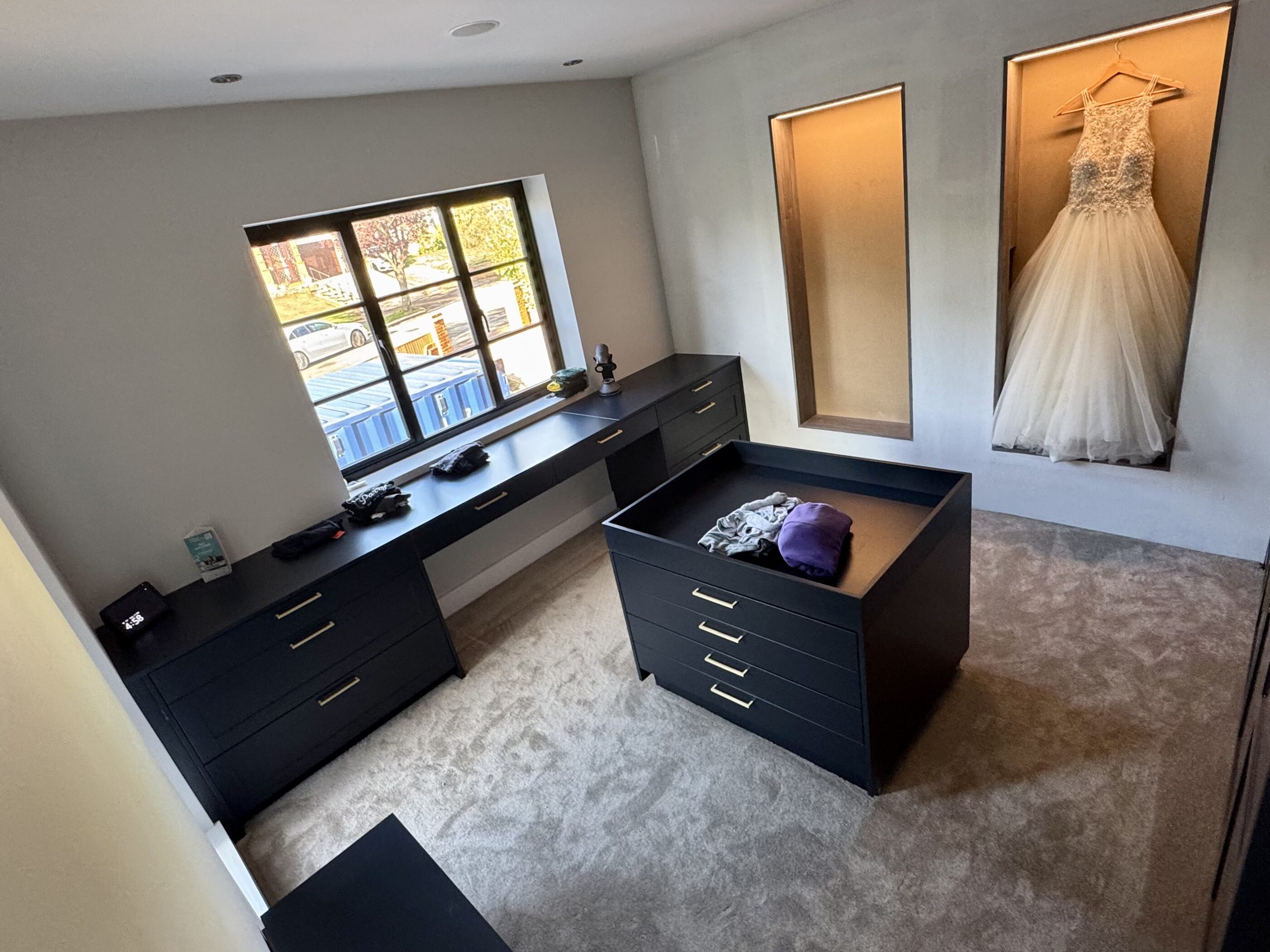 Bespoke Thornhill dressing room and display cabinetry