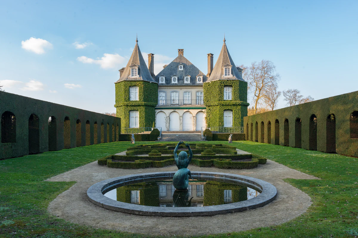 Le château de La Hulpe et ses jardins, dans le Brabant wallon