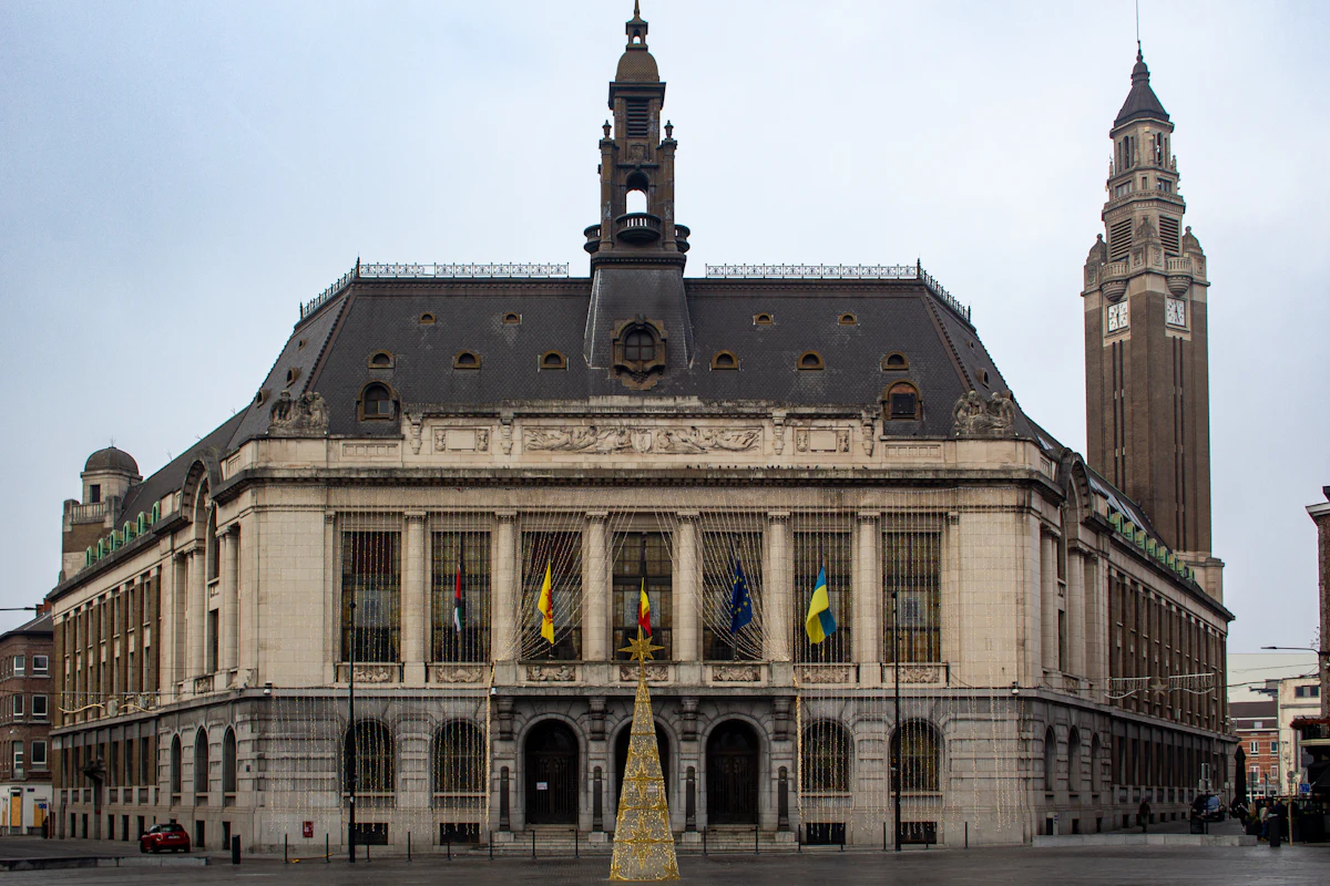 L’hôtel de ville et le beffroi de Charleroi