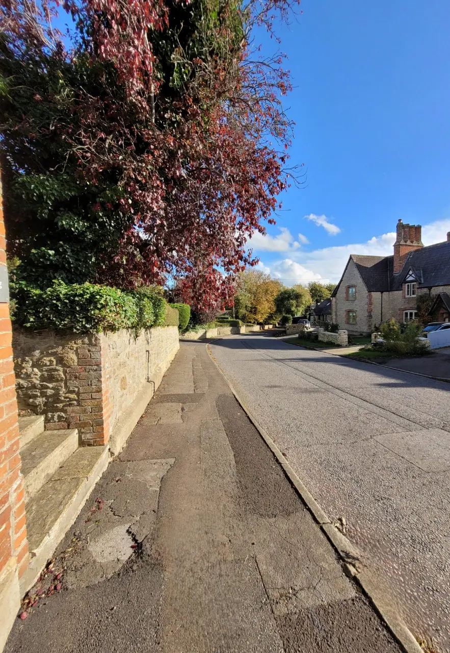 Queens Road winding through Hannington