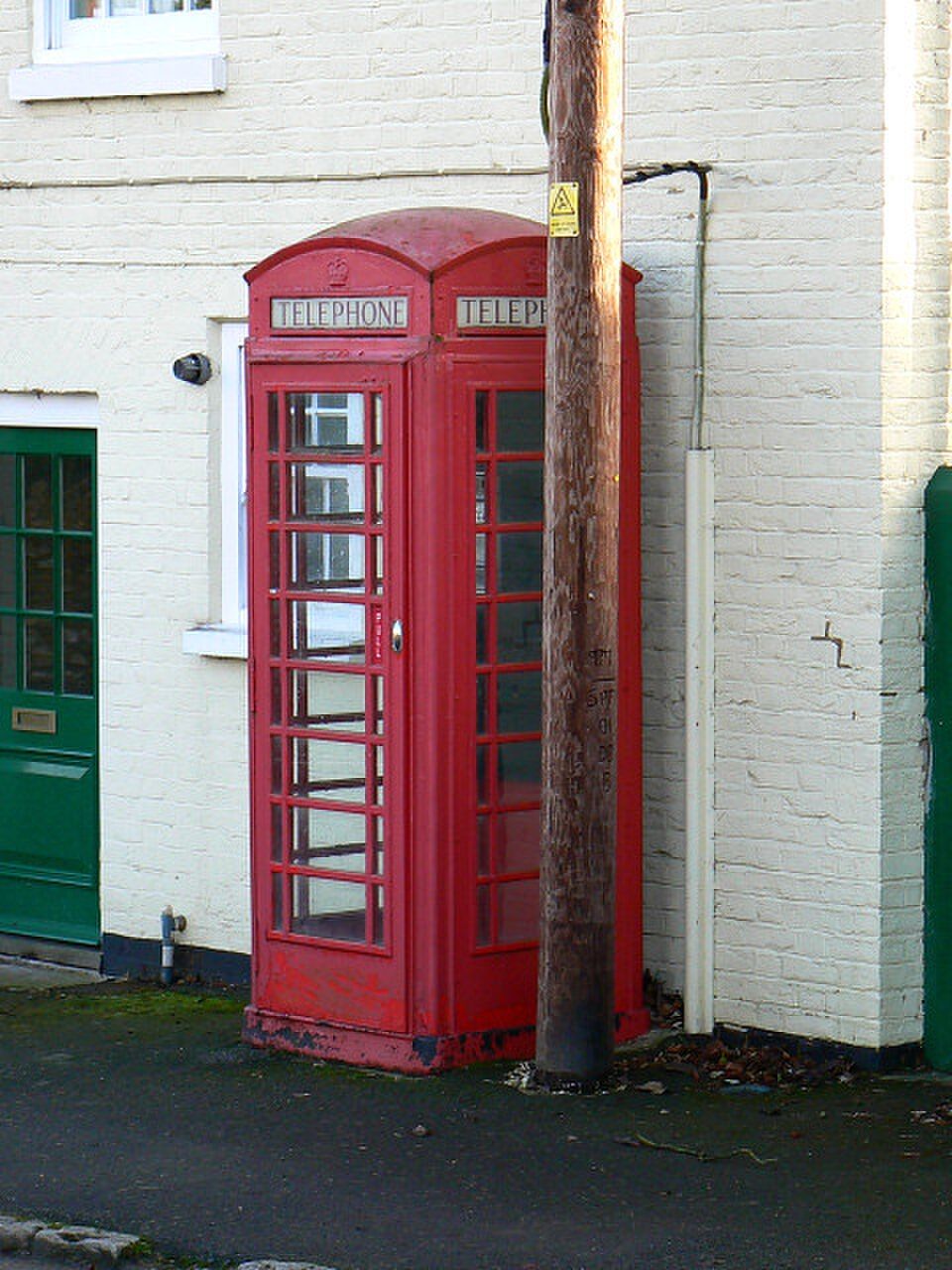 Historic telephone box in Hannington