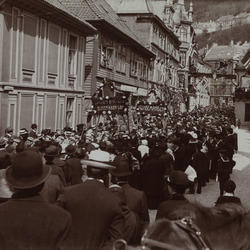 Historisk 17. mai-prosesjon i Domkirkegaten, 1910–1915