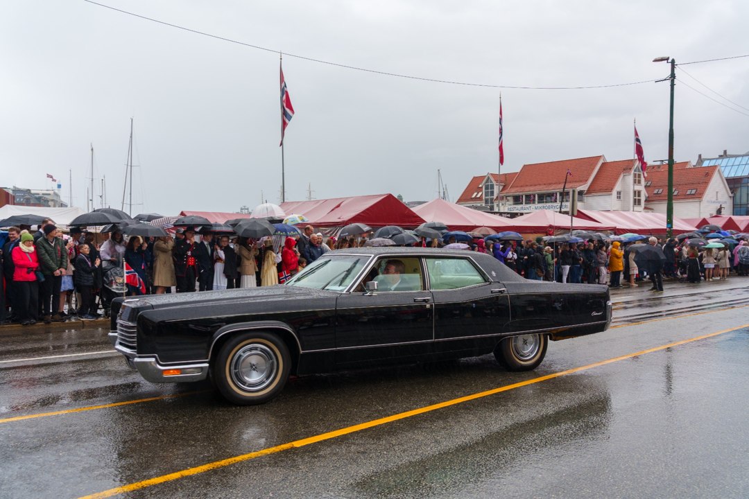 Veterankjøretøy i 17. mai-prosesjonen – A7400730