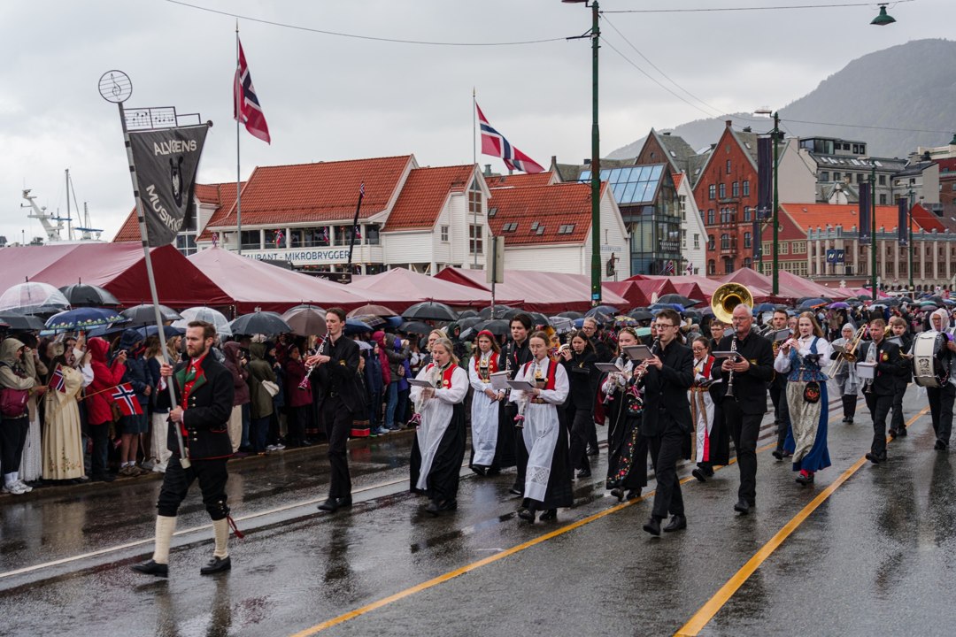Korps i 17. mai-prosesjonen – A7400272