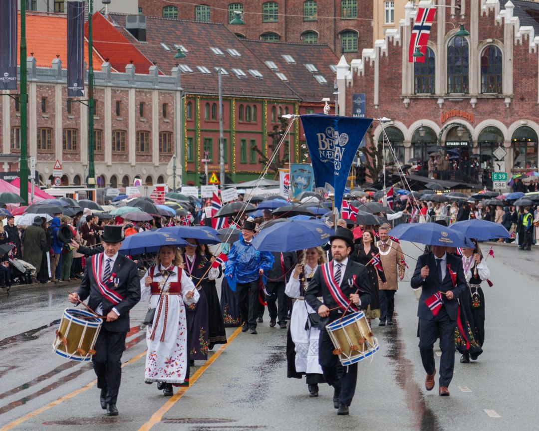Korps i 17. mai-prosesjonen – A7400283