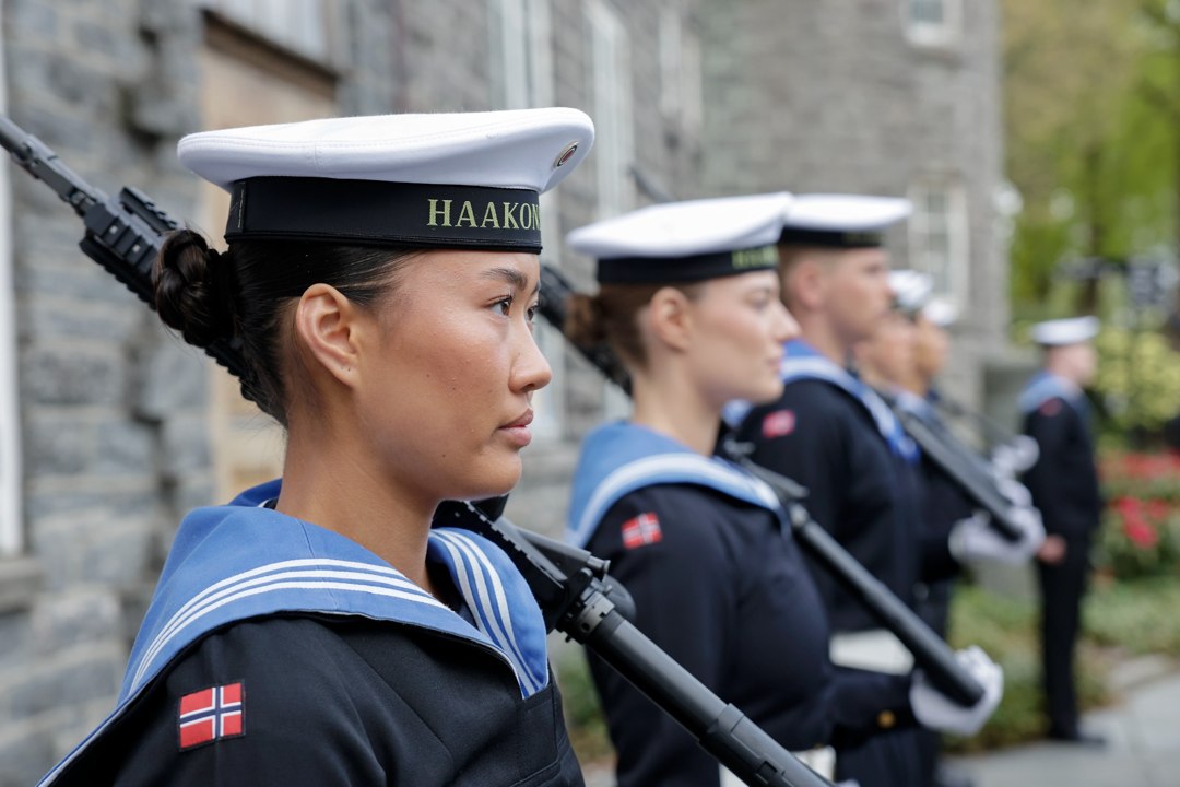 Uniformerte deltakere under feiringen – _SKR5269