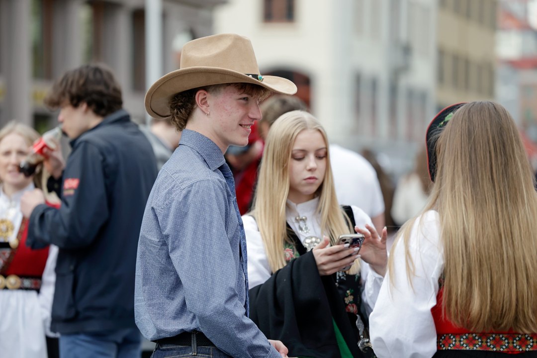 Unge tilskuere under feiringen – _SKR5930