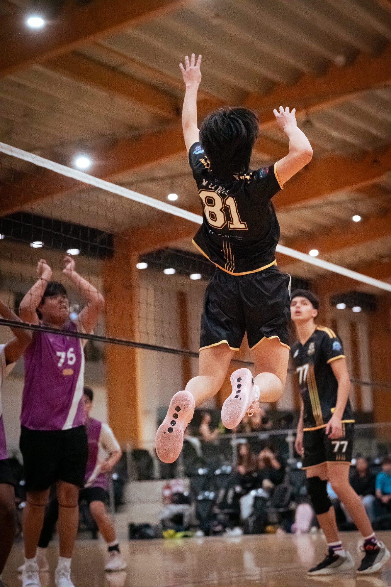 Bossley Bears rep player attacking at the net