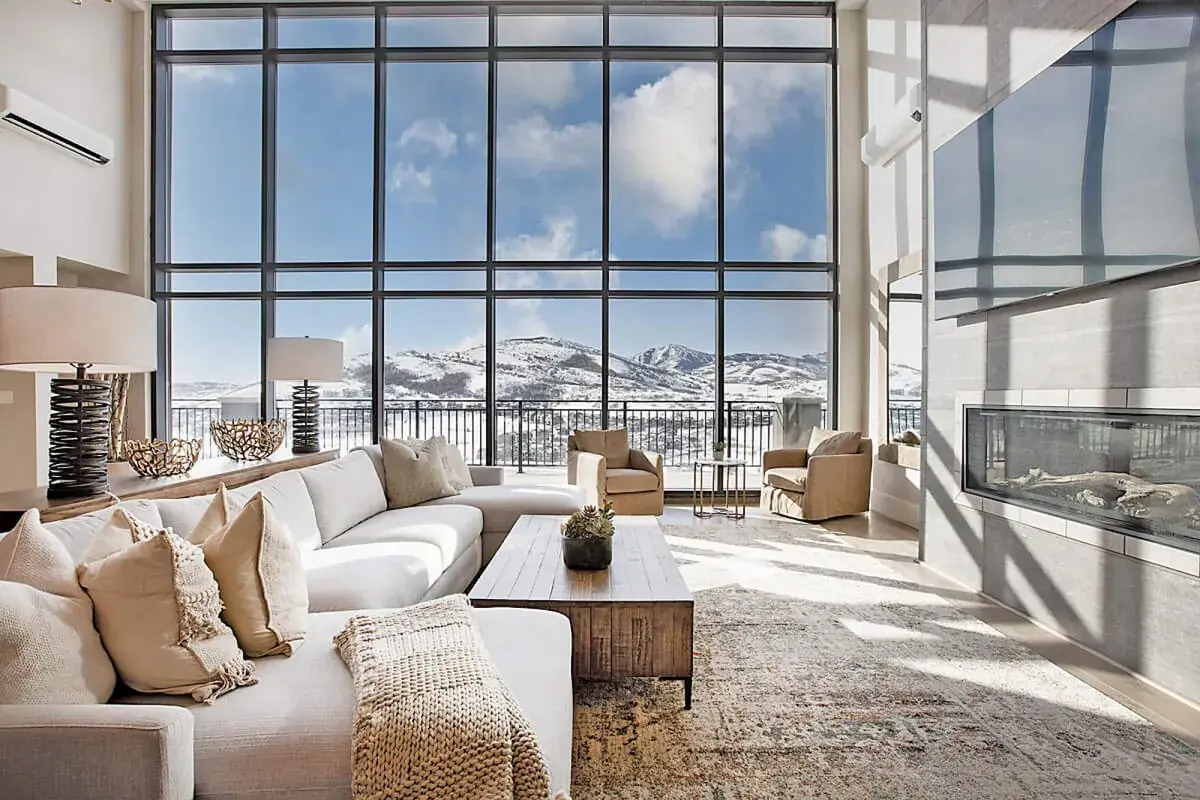 Lounge at Black Rock Mountain Resort with mountain views