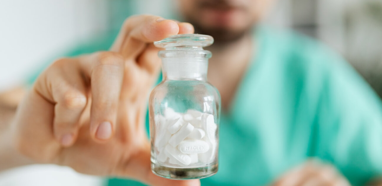 The Benefits and Risks of Herbal Supplements