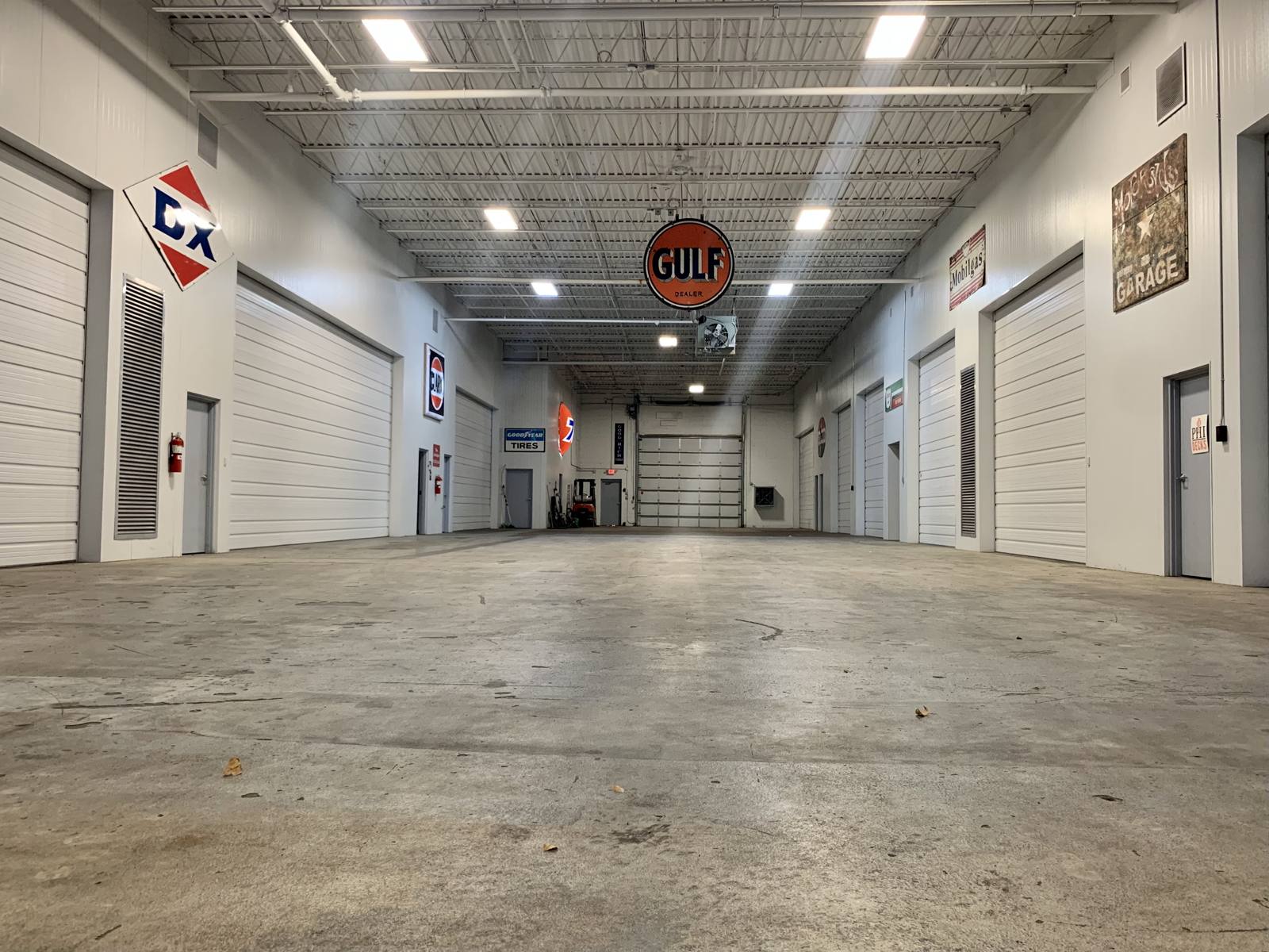 Indoor drive aisle at New Hope