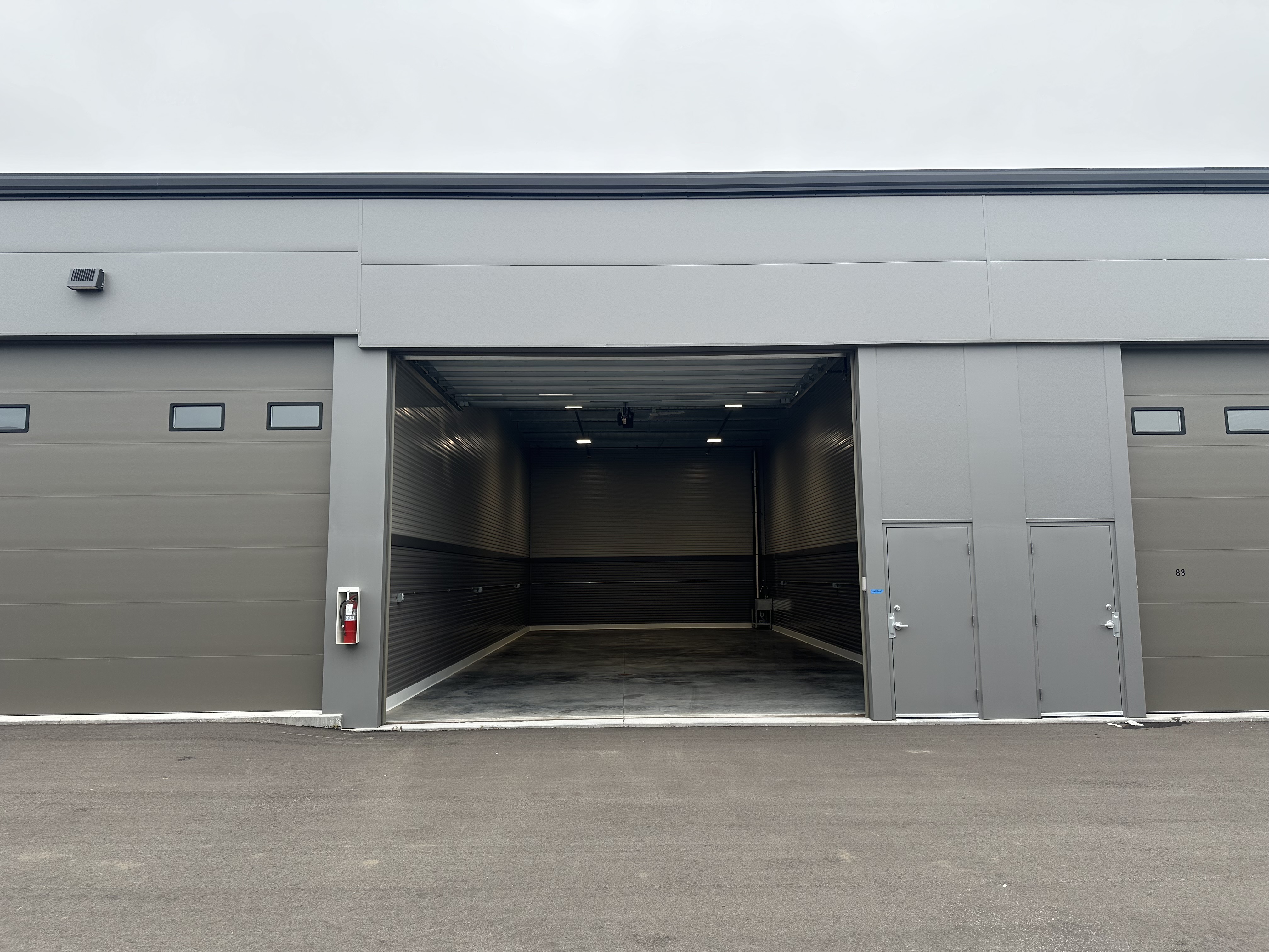 Standard 24x55 Woodbury exterior with door open