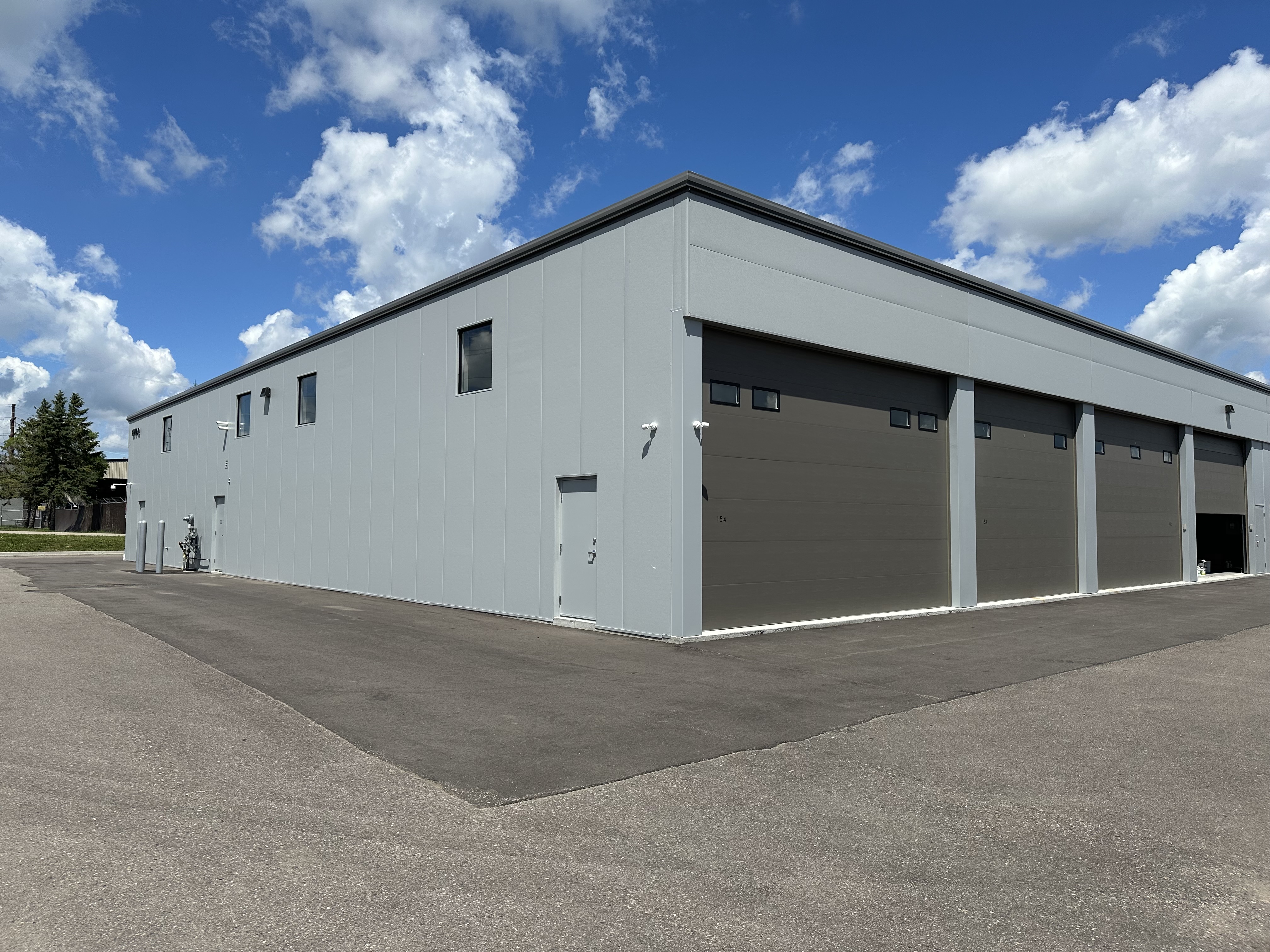 Standard 24x60 Prior Lake end-unit building exterior