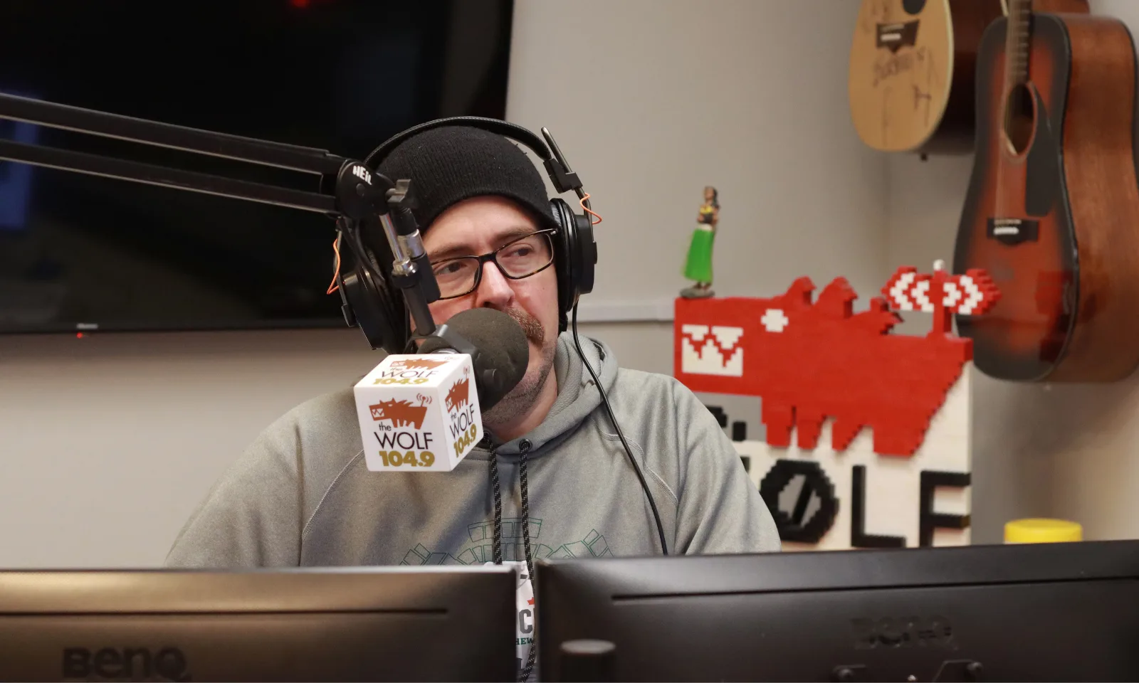 A 104.9 the WOLF host on air in the studio