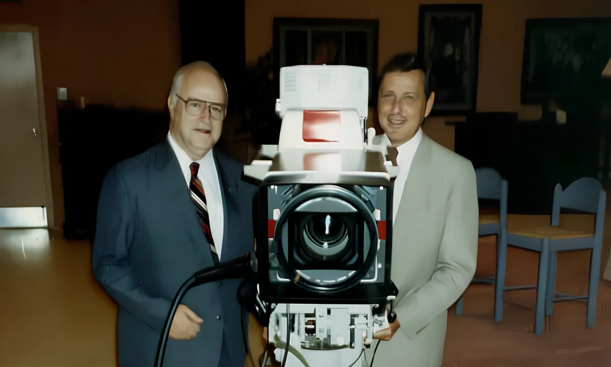 1977: Broadcast Entry