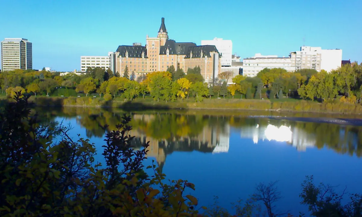 2007: Saskatoon Debut
