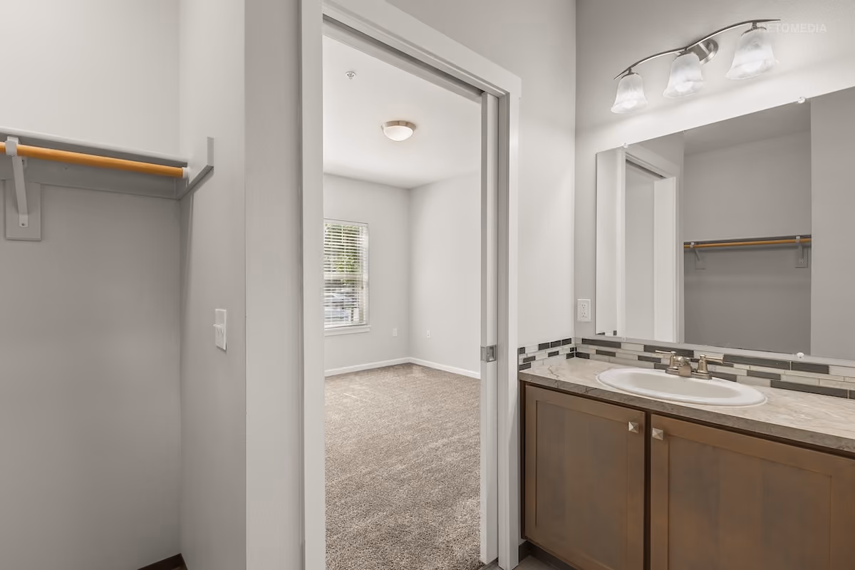 Large bathroom at Keizer Station Apartments in Keizer, Oregon