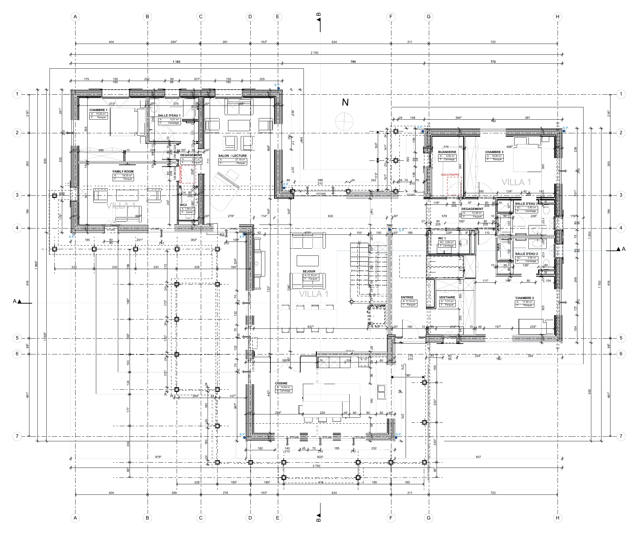 Plan du rez-de-chaussée : séjour, cuisine, entrée, salon de lecture, family room, trois chambres avec salles d'eau et galerie couverte.
