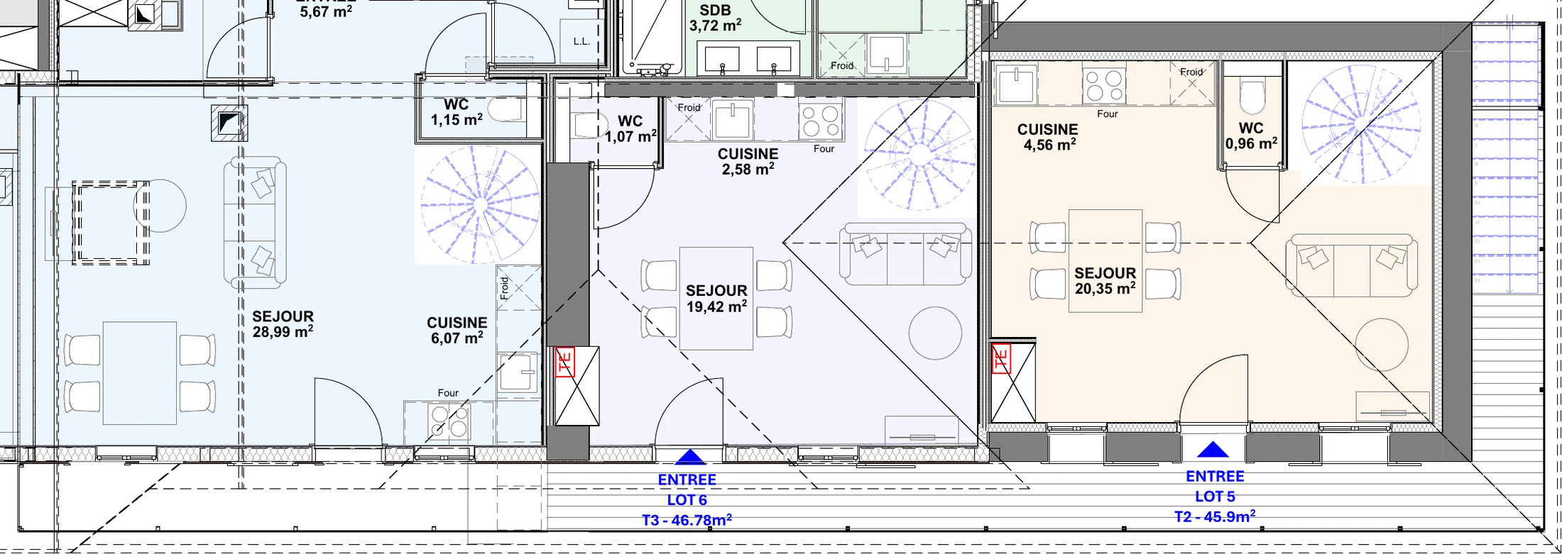 Zoom sur les lots 5, 6 et 7 : séjours avec cuisine ouverte, WC et escaliers vers l'étage.