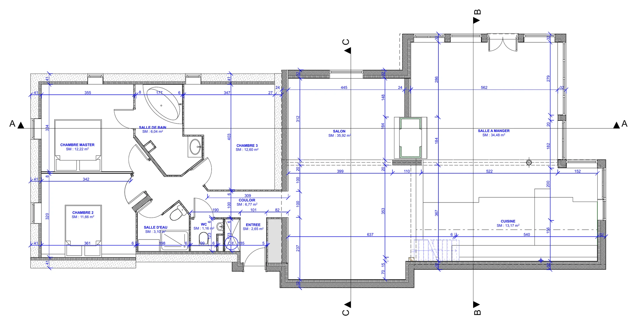 Plan de l'appartement de 140 m² : salon, salle à manger, cuisine, trois chambres, salle de bain et salle d'eau.