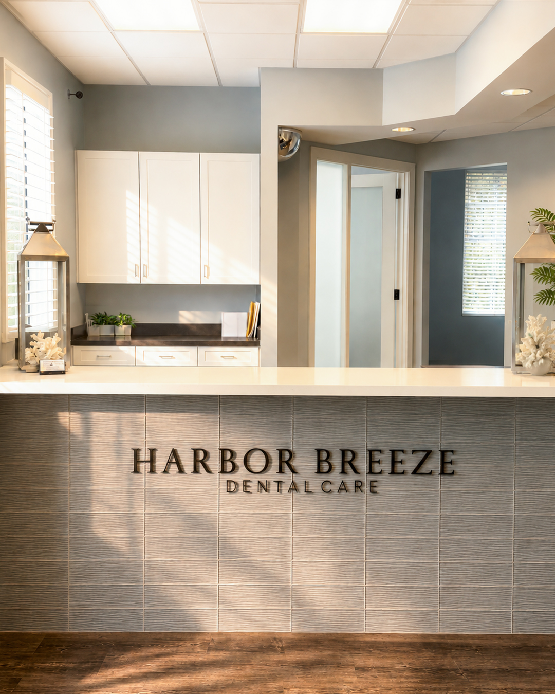 The front desk at Harbor Breeze Dental Care in Jupiter
