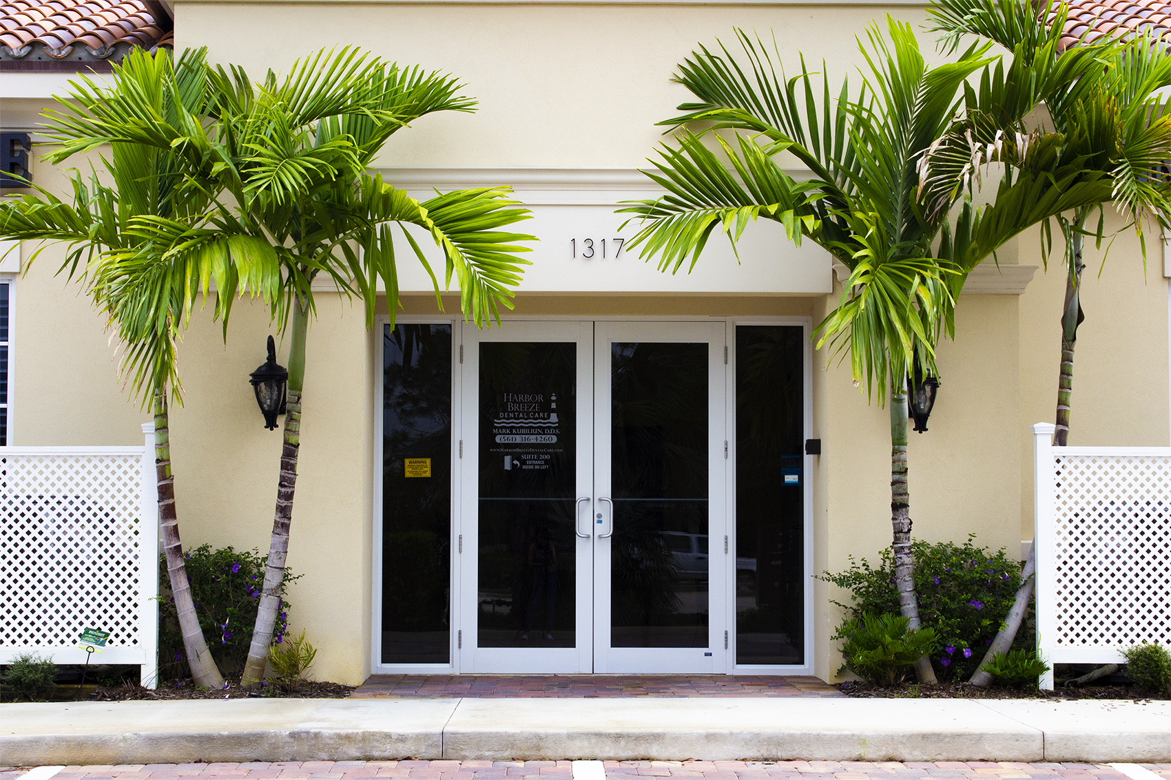 Front entrance of Harbor Breeze Dental Care, Suite 200