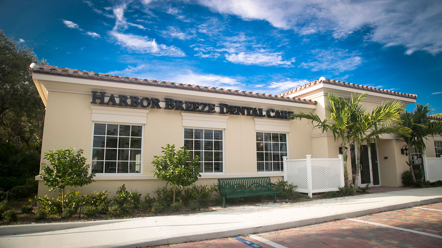 The outside of Harbor Breeze Dental Care on West Indiantown Road in Jupiter, Florida