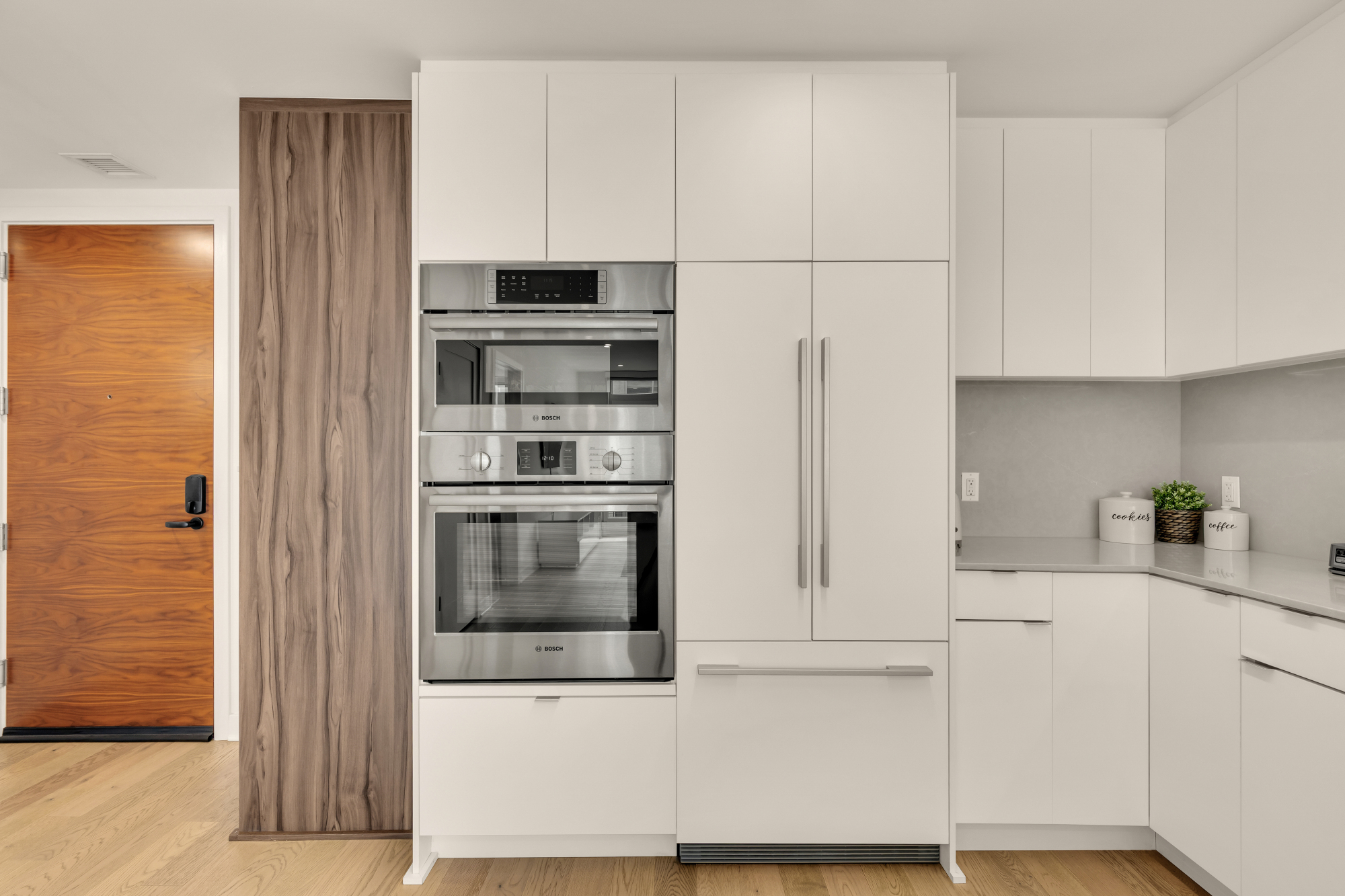 Kitchen appliances at Kennedy on L #1105