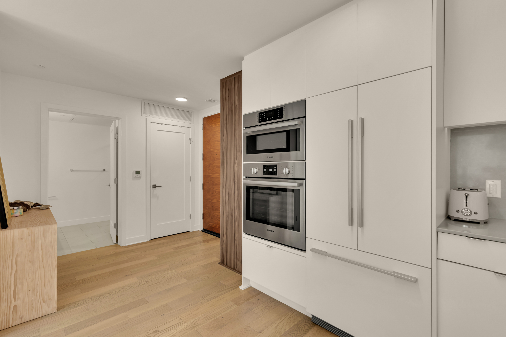 Kitchen appliances at Kennedy on L #1105