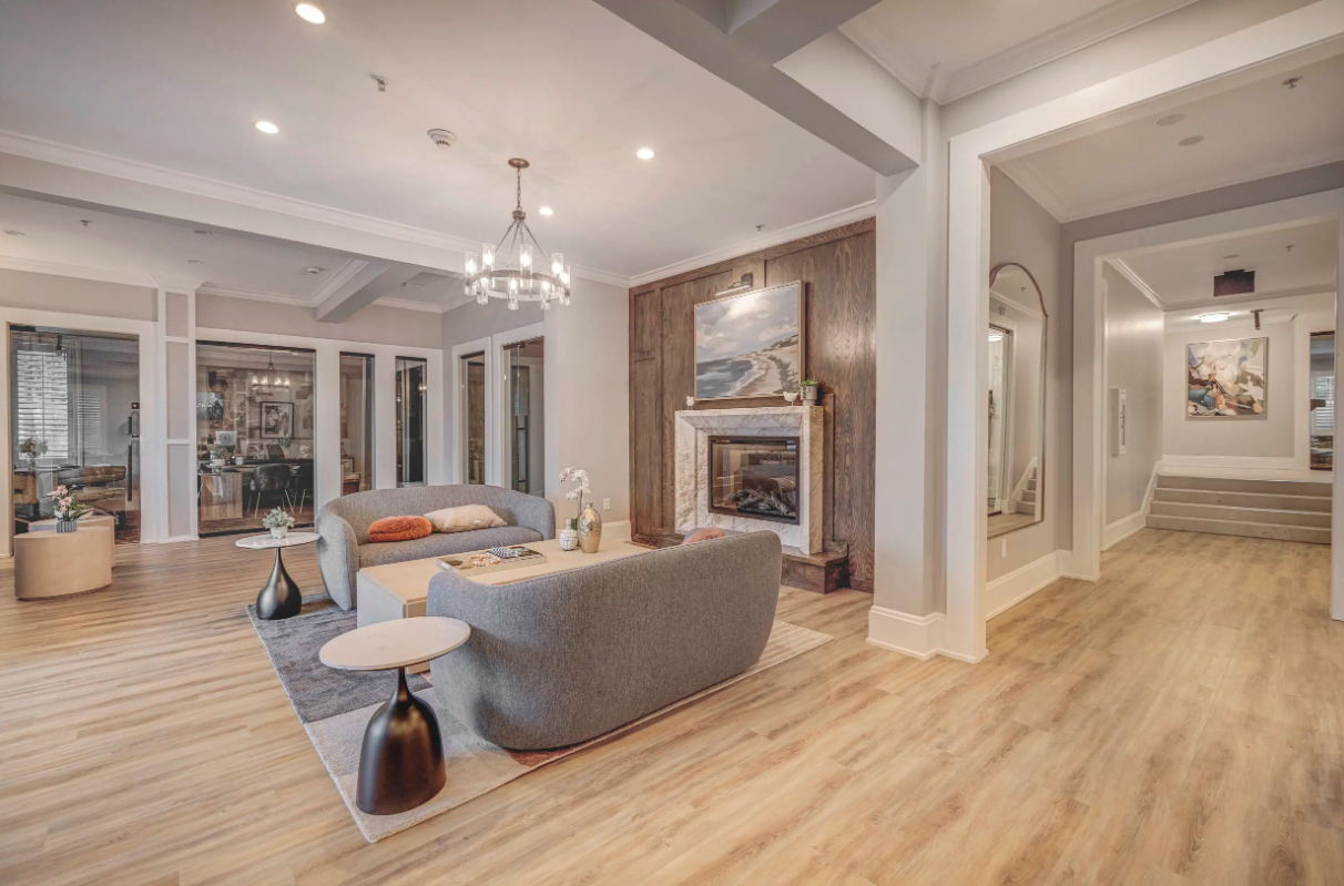 River Oaks Apartments